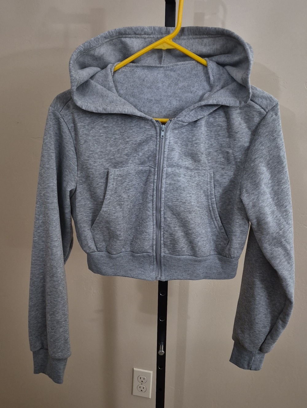 Women's Gray Zip-Up Cropped Hoodie Size M / 6